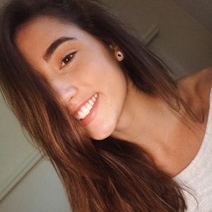 Meet your Posher, Abigail